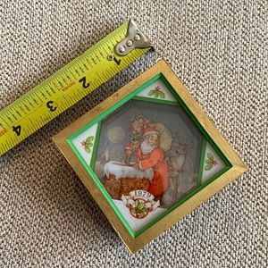 1979 Vintage Hallmark Santa Shadowbox Tree Trimmer Christmas Surprise Ornament